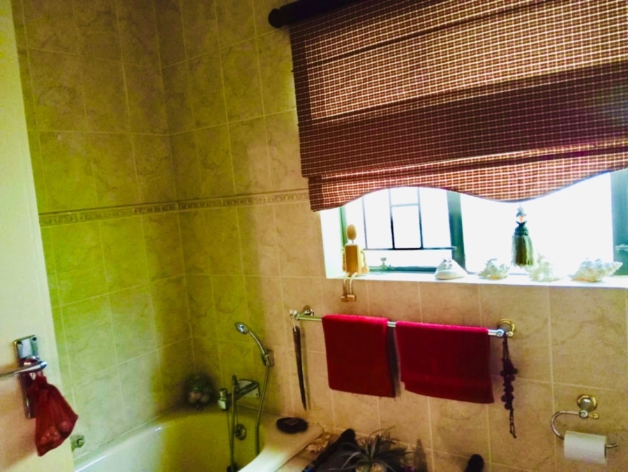 5 Bedroom Property for Sale in Dan Pienaar Free State